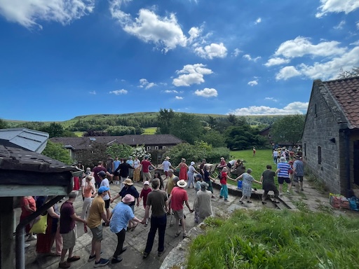 Vyletamezhnizda eskvalley