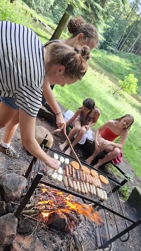 Vyletamezhnizda eskvalley